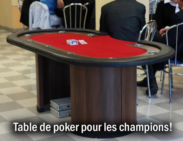 table-tournoi-poker-rouge